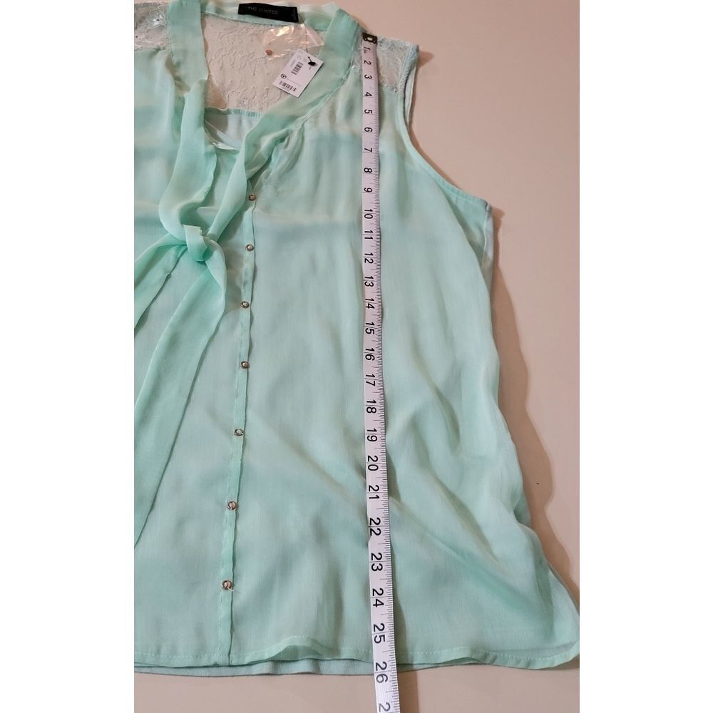 Thelimitedsleeveless Mintblouse — image 4 of 8
